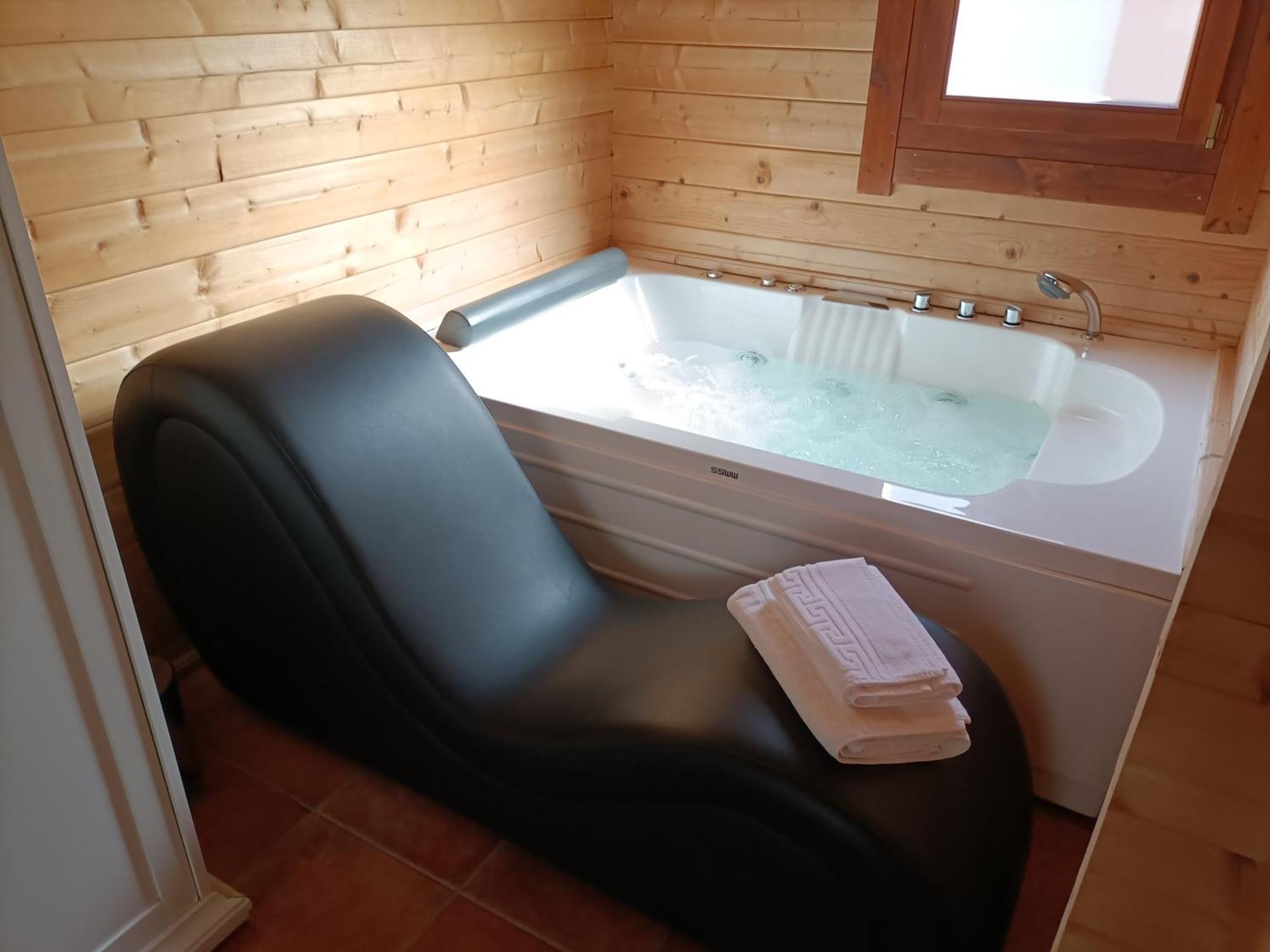 La Dehesilla De Toledo Escapada Romantica Jacuzzi Sillon Tantrico Cobisa Luaran gambar