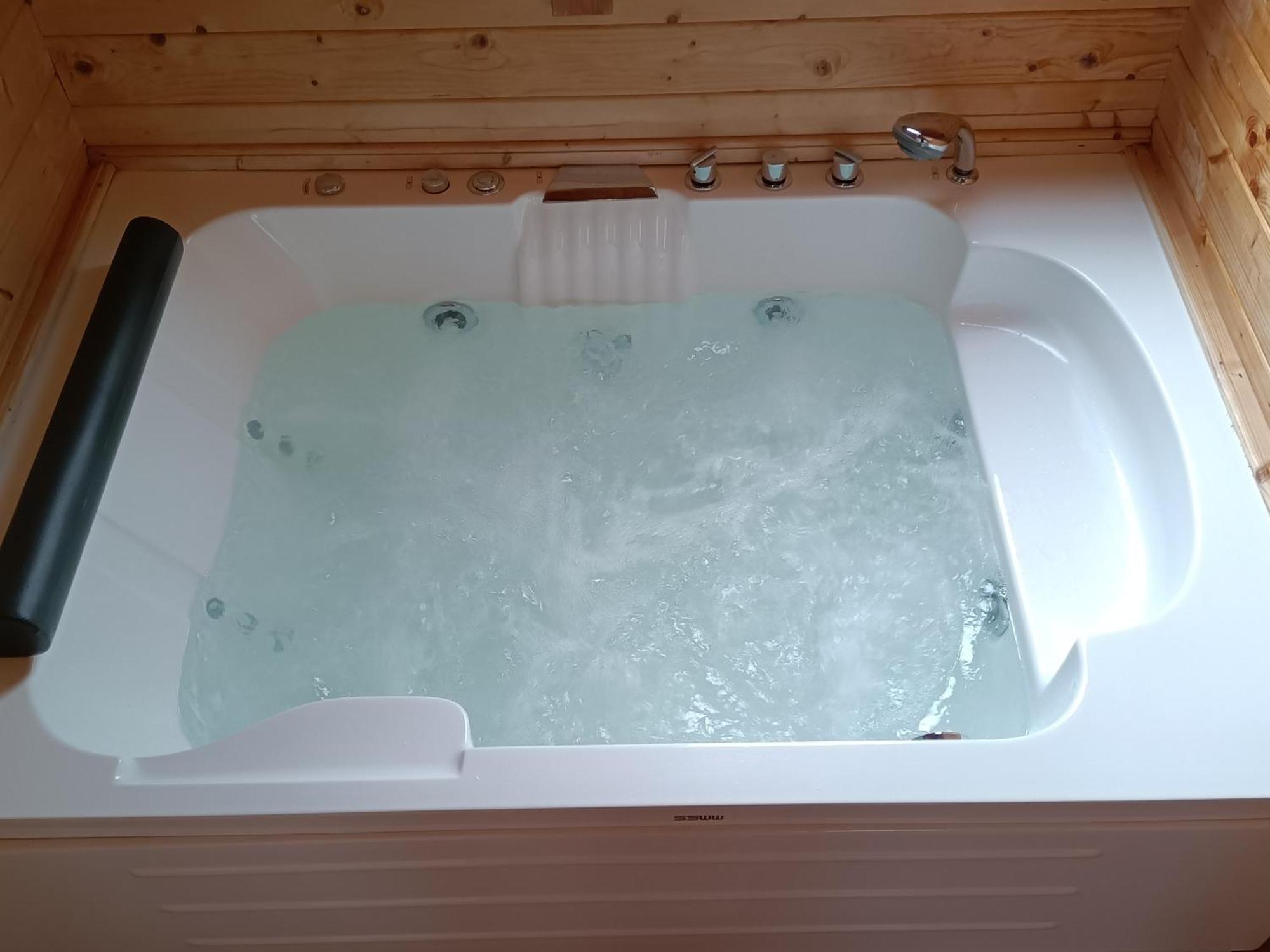 La Dehesilla De Toledo Escapada Romantica Jacuzzi Sillon Tantrico Cobisa Luaran gambar