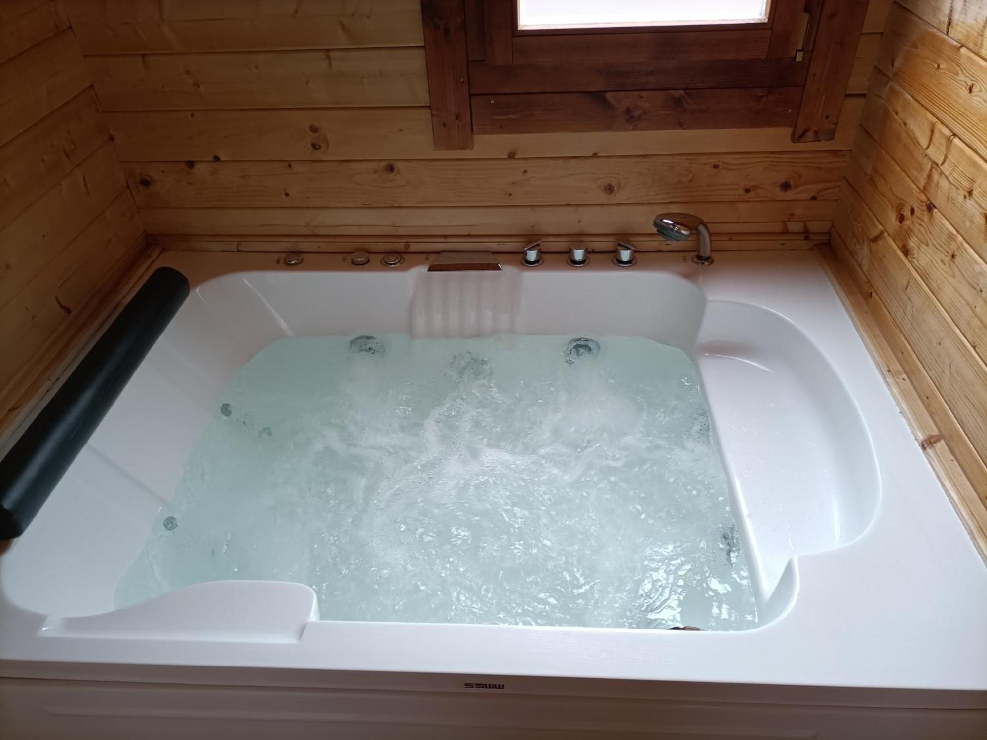 La Dehesilla De Toledo Escapada Romantica Jacuzzi Sillon Tantrico Cobisa Luaran gambar
